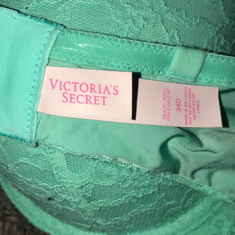 34D Victoria’s Secret